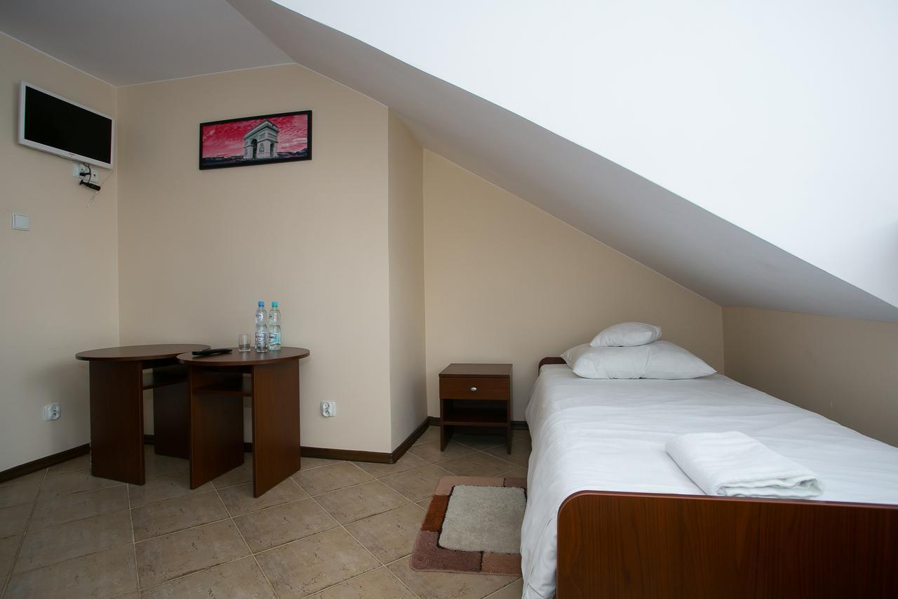Labirynt Hotel Łomża Екстериор снимка